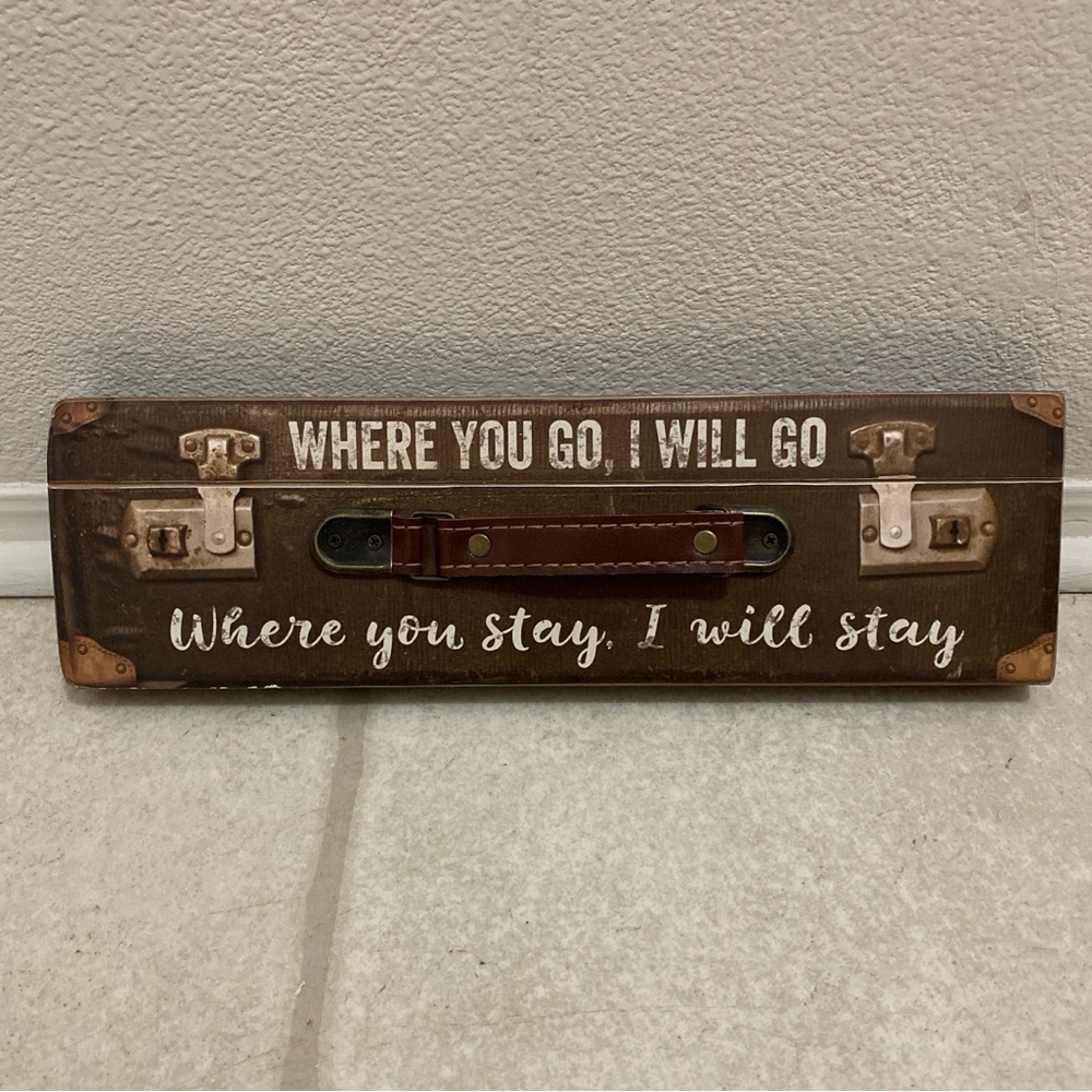 Young’s Vintage Themed Wood Blocked Decor Suitcase With Leather Handle